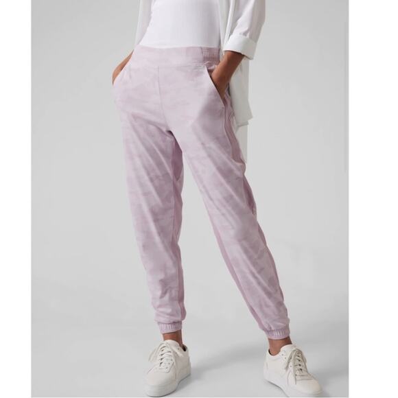 NWT ATHLETA Brooklyn Camo Lined Jogger Sz 14P - Picture 12 of 12